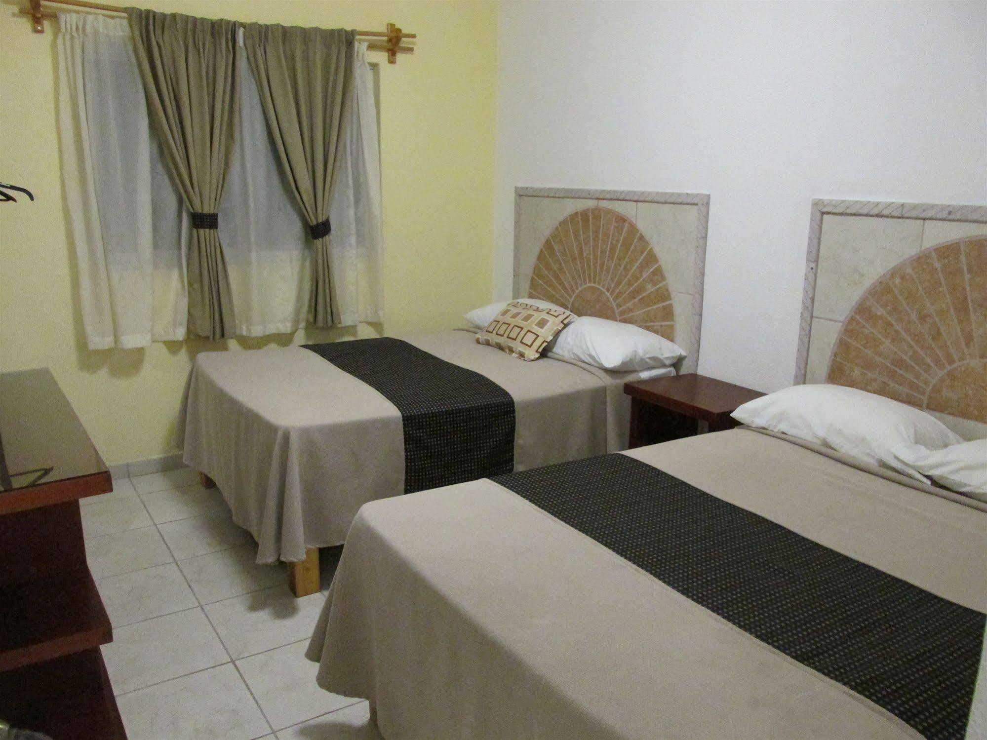 Hotel Albatros Palace Manzanillo Exterior photo